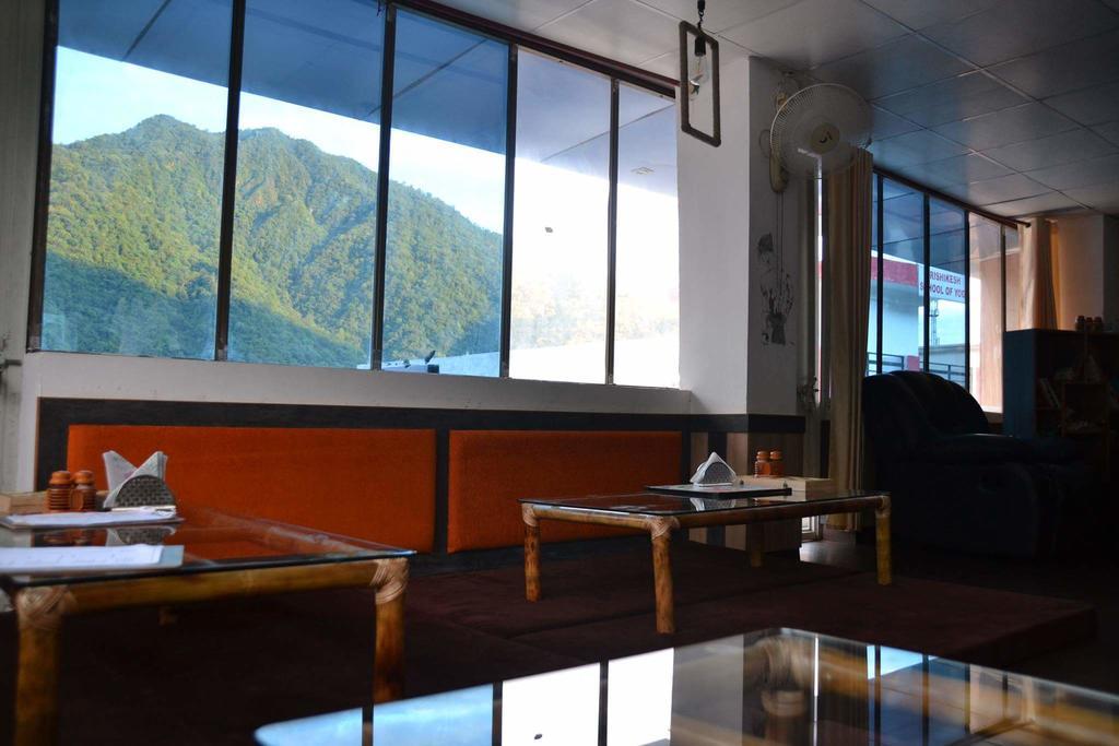 Akash Continental Hotel Rishikesh Exterior photo